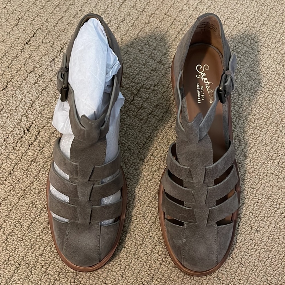 COPY - Seychelles Latch Key Lug Sole Suede Taupe Sandle - Picture 3 of 10